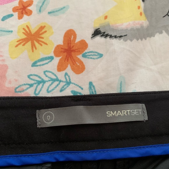 Hardly worn black clean pants with pockets. - Picture 2 of 2